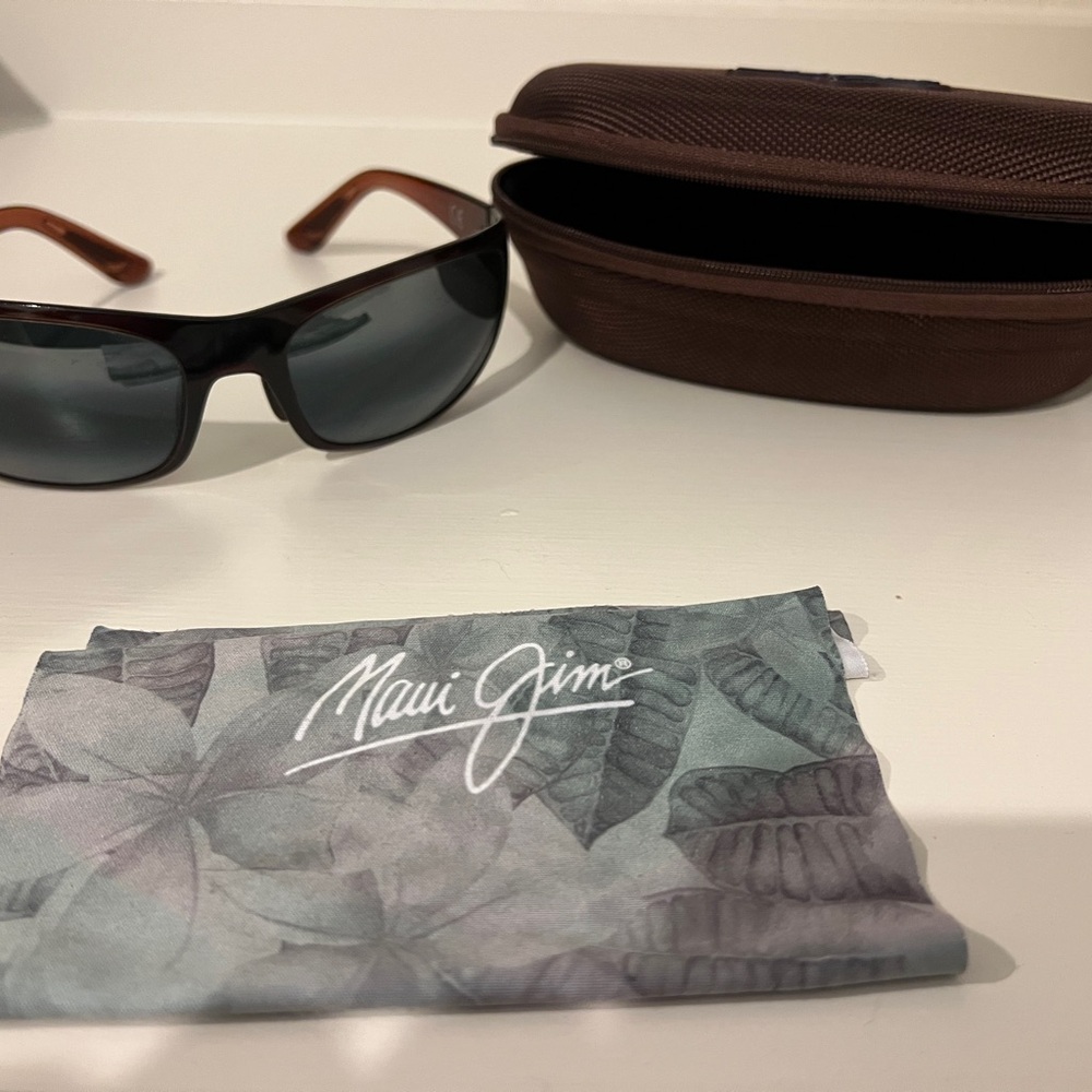 Maui Jim Pe’ahi Polarized Sunglasses with Case